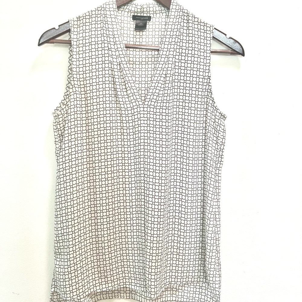 Ann Taylor Sleeveless Top / V-Neck / Size XS